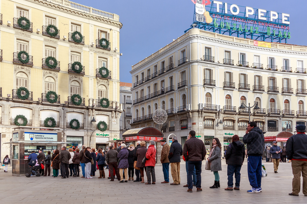 Queue for lottery tickets in Spain