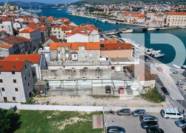 Фото 1 - Commercial object for sale in Trogir center