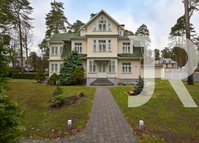 Фото недвижимости 1 - Роскошный дом в Юрмале, в 5 минутах от моря Фото 1 - Роскошный дом в Юрмале, в 5 минутах от моря