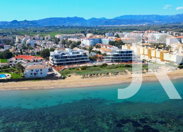 Фото недвижимости 1 - Апартаменты с тремя спальнями с видом на море в Dénia Фото 1 - Апартаменты с тремя спальнями с видом на море в Dénia